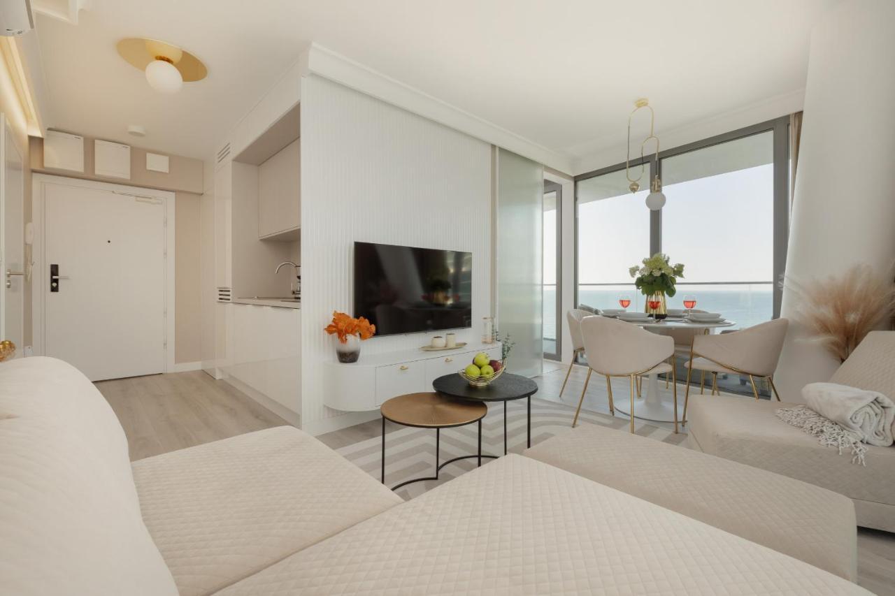 Royallux Apartment Waves Resort & Spa - Sea View From Balcony By Renters Prestige مينززدرويه المظهر الخارجي الصورة