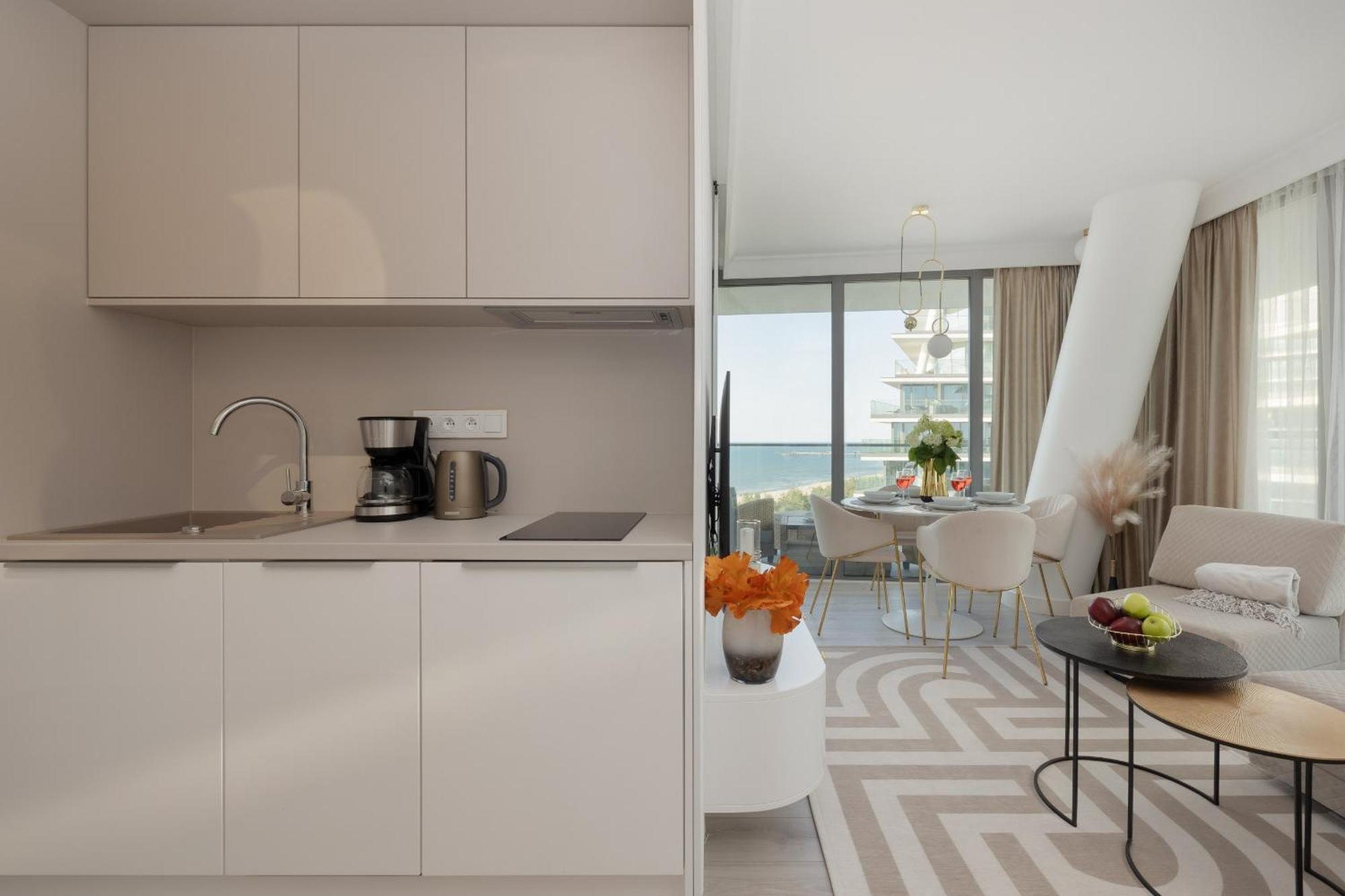 Royallux Apartment Waves Resort & Spa - Sea View From Balcony By Renters Prestige مينززدرويه المظهر الخارجي الصورة