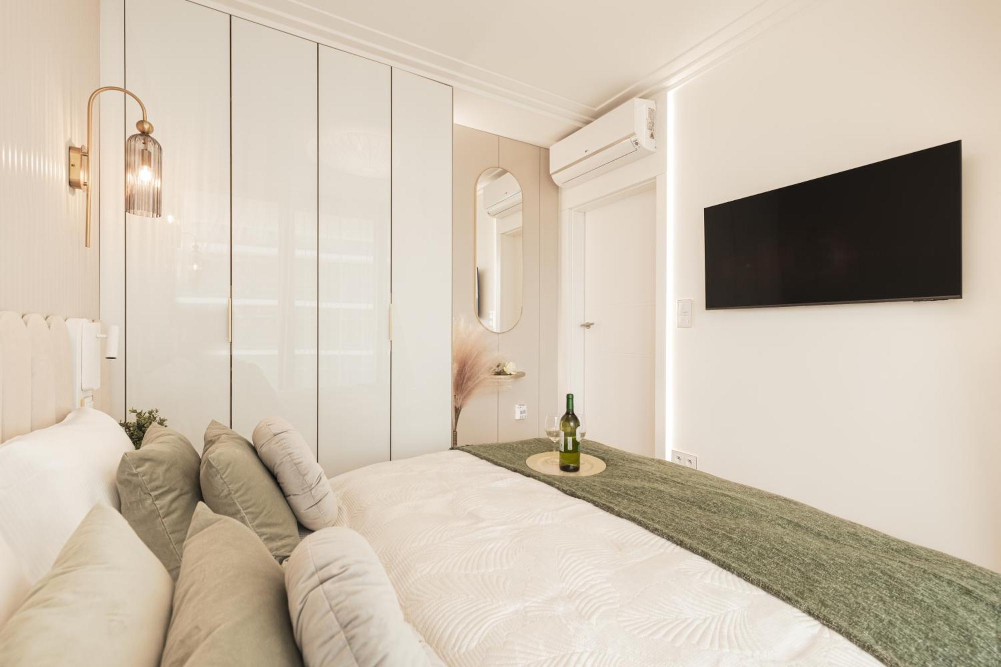 Royallux Apartment Waves Resort & Spa - Sea View From Balcony By Renters Prestige مينززدرويه المظهر الخارجي الصورة