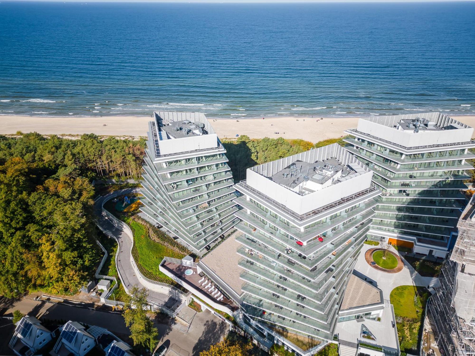 Royallux Apartment Waves Resort & Spa - Sea View From Balcony By Renters Prestige مينززدرويه المظهر الخارجي الصورة